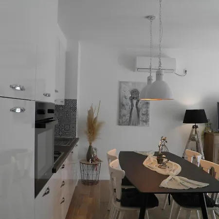 Marta 1 Гостьовий будинок Задар